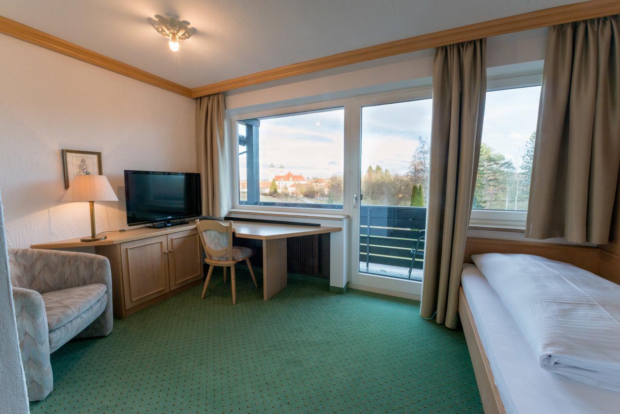 Hotel St. Ulrich Garni Ottobeuren Eksteriør billede